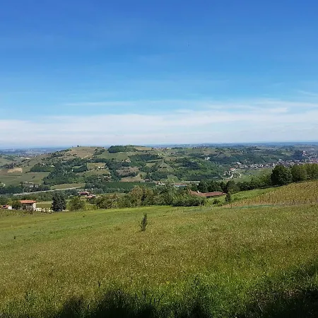 Between Langhe And Monferrato Canelli